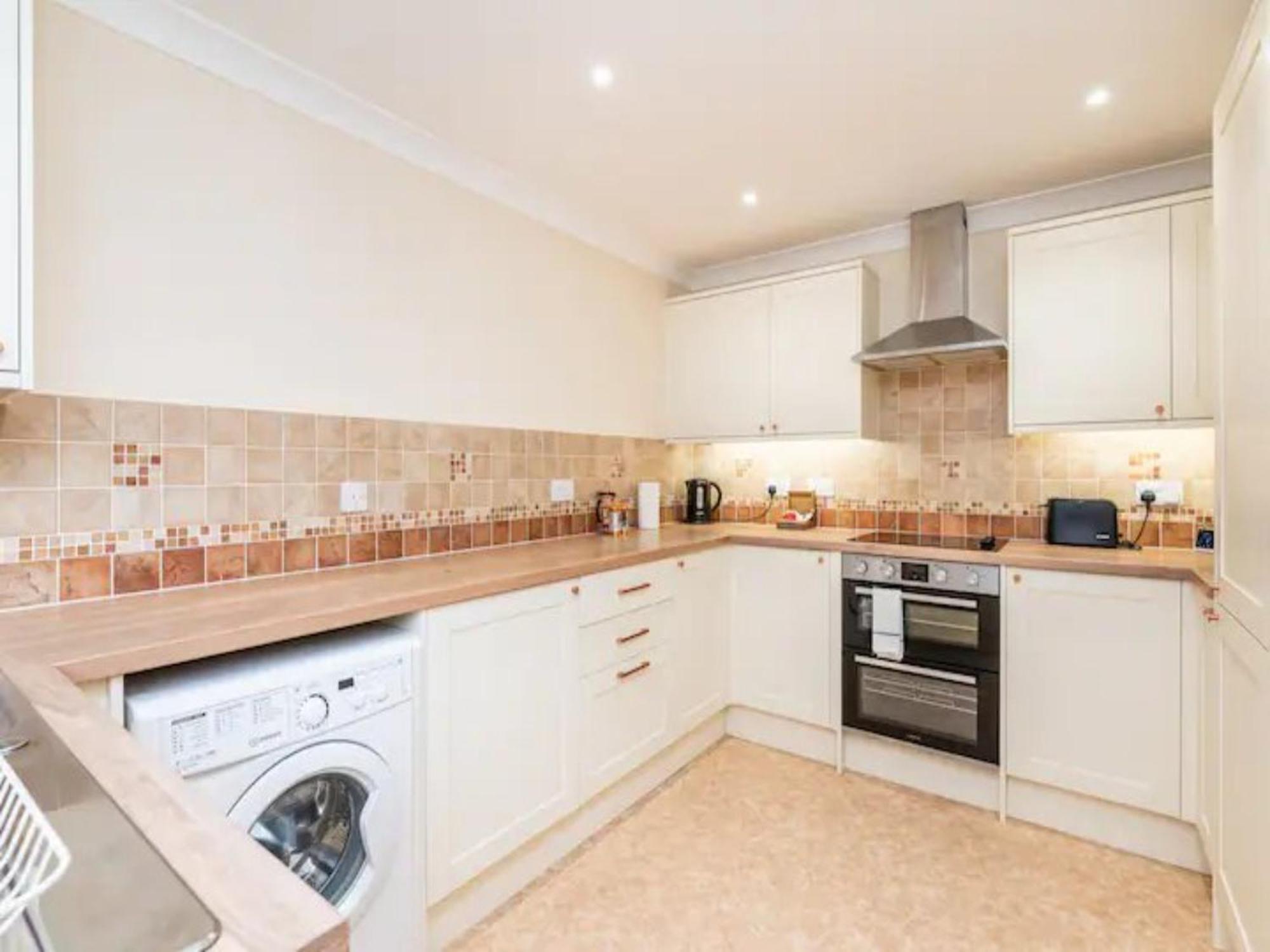 Pass The Keys Central Townhouse With Free Parking York Exteriör bild