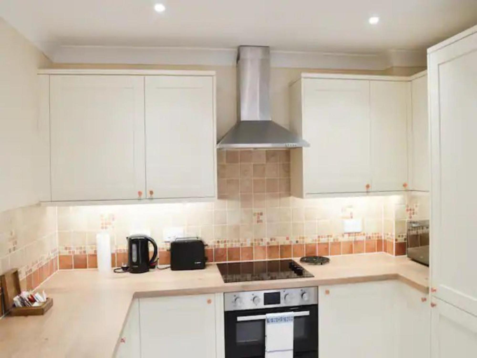 Pass The Keys Central Townhouse With Free Parking York Exteriör bild