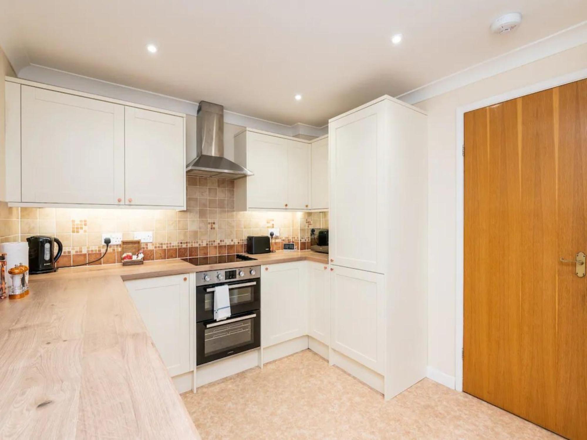 Pass The Keys Central Townhouse With Free Parking York Exteriör bild
