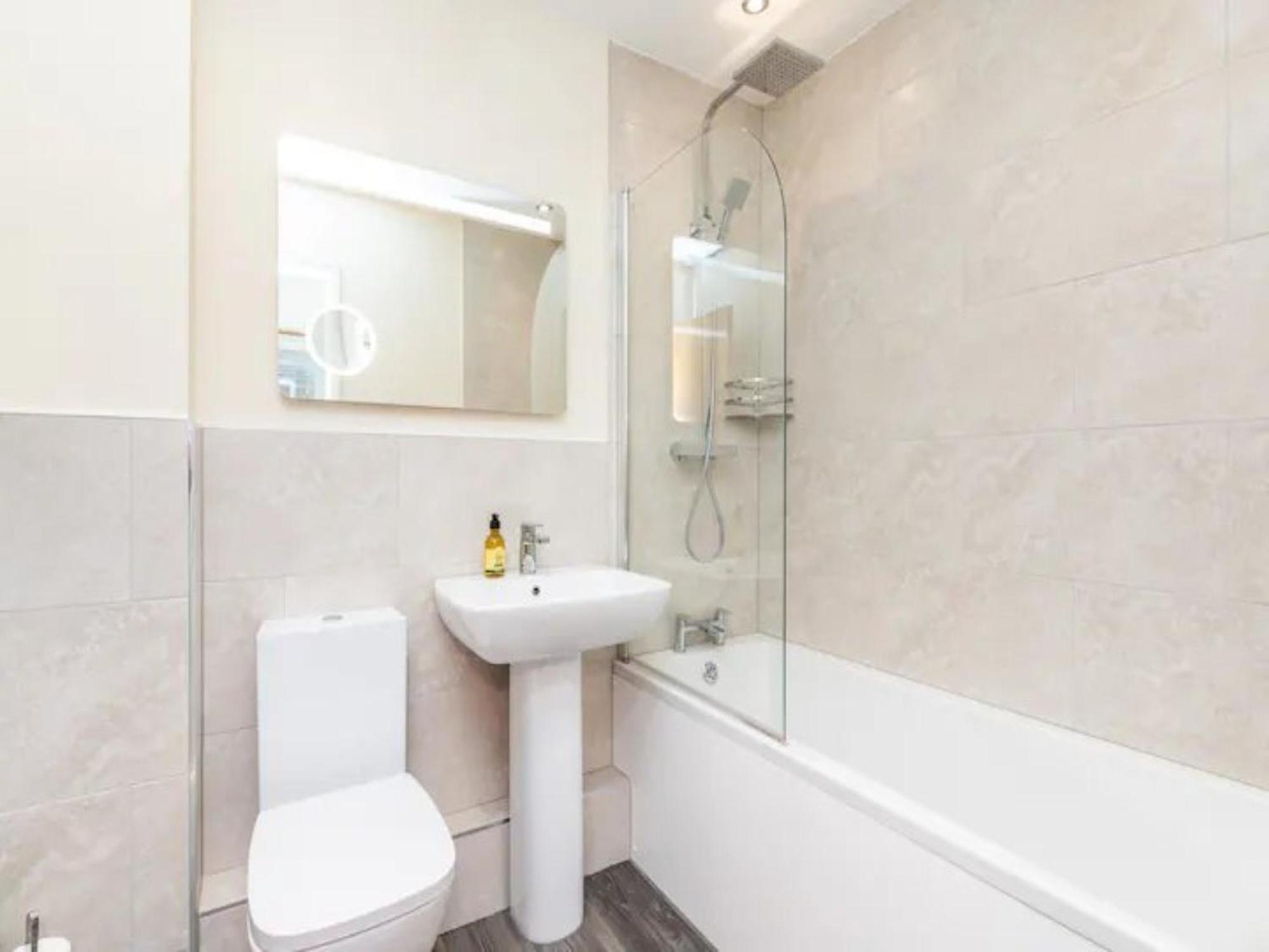 Pass The Keys Central Townhouse With Free Parking York Exteriör bild