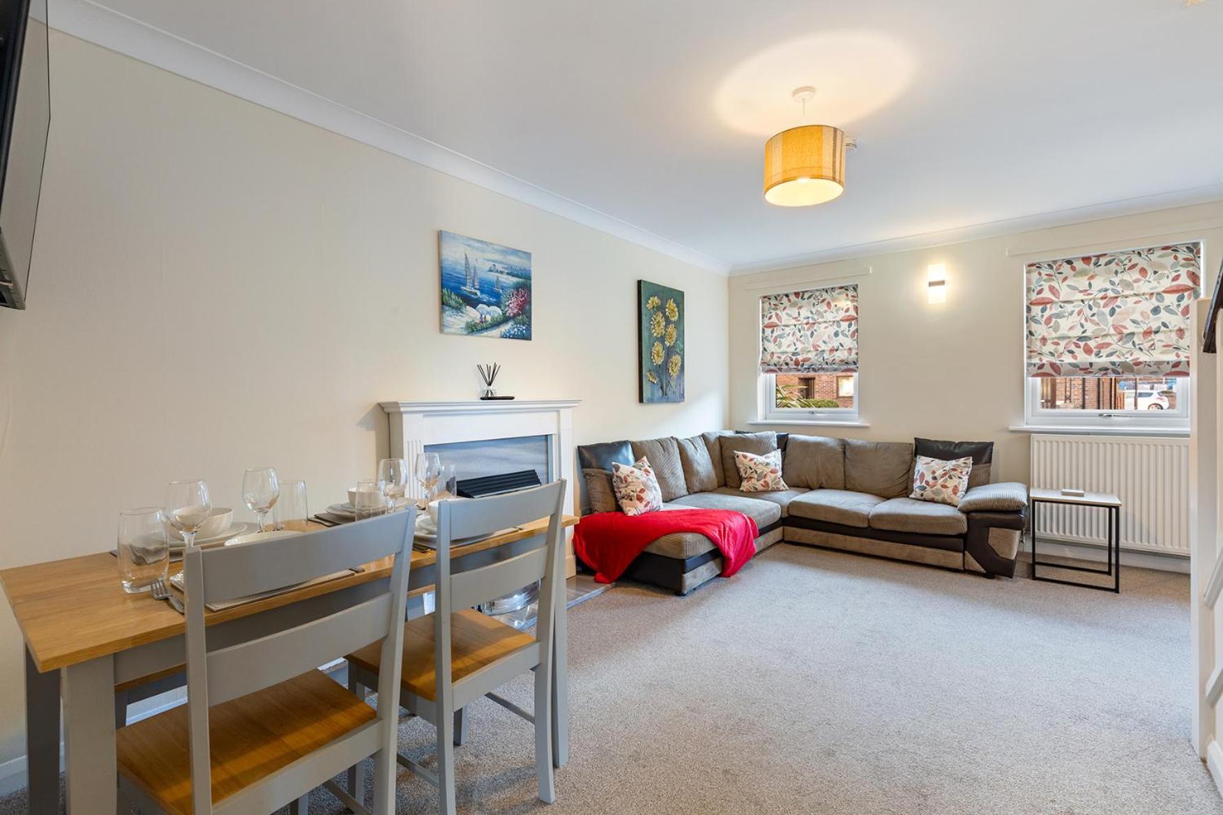Pass The Keys Central Townhouse With Free Parking York Exteriör bild